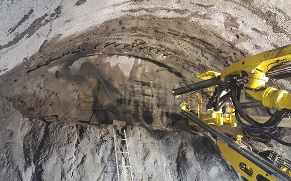巴東隧道自鉆式管棚超前支護 巴東隧道自鉆式管棚超前支護